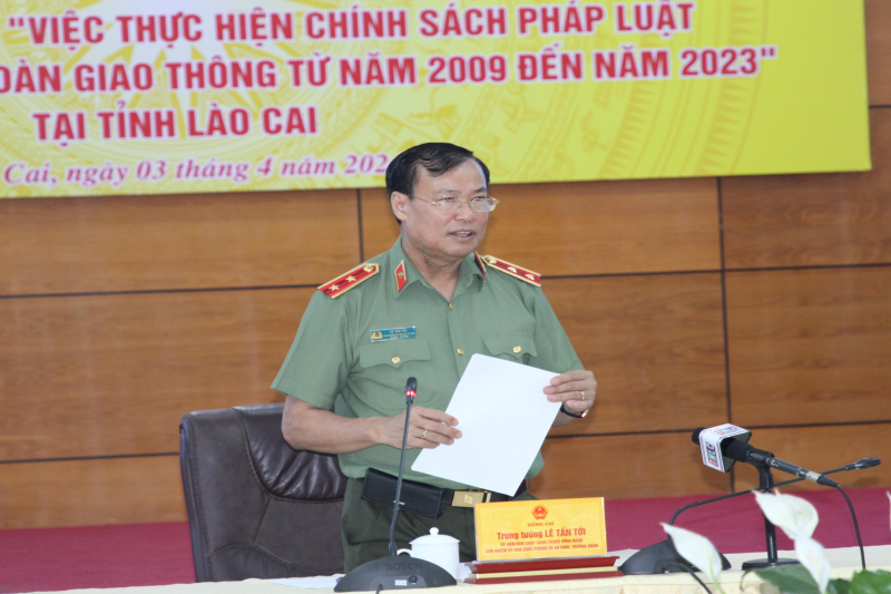 Chủ nhiệm Ủy ban Quốc phòng và An ninh, Trung tướng Lê Tấn Tới phát biểu